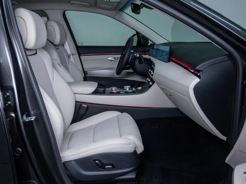 New 2026 Genesis GV70 2.5T Advanced image 11