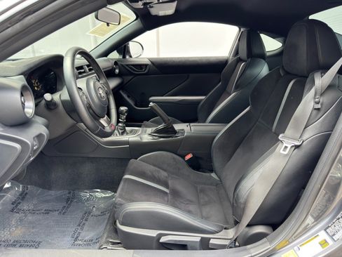 Used 2022 Toyota GR86 Premium w/ ALL Weather Mat Package (TMS) RWD image 15