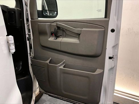 Used 2020 Chevrolet Express 2500 LT w/ LT Preferred Equipment Group image 24