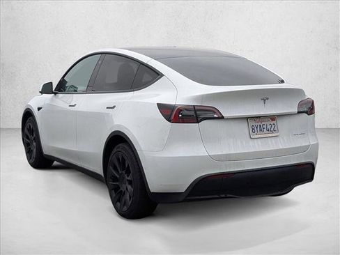Used 2021 Tesla Model Y Long Range image 7
