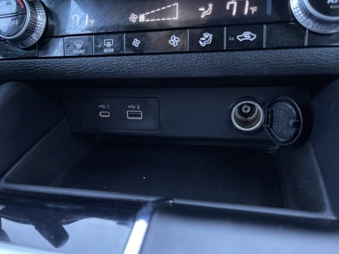 Used 2023 Mitsubishi Outlander SE Black Edition image 30