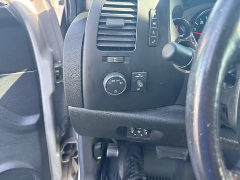 Used 2009 GMC Sierra 1500 SLE w/ Power Pack Plus AWD/4WD image 15