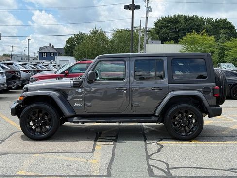 Used 2023 Jeep Wrangler Unlimited Sahara AWD/4WD image 2