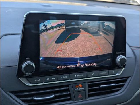 Used 2019 Nissan Altima 2.5 SR FWD image 12