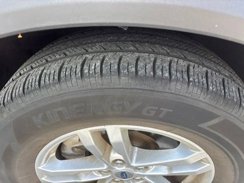 Used 2022 Ford Explorer XLT w/ Equipment Group 202A RWD image 2