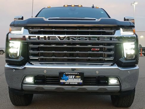 Used 2022 Chevrolet Silverado 3500 LTZ w/ LTZ Premium Package image 32