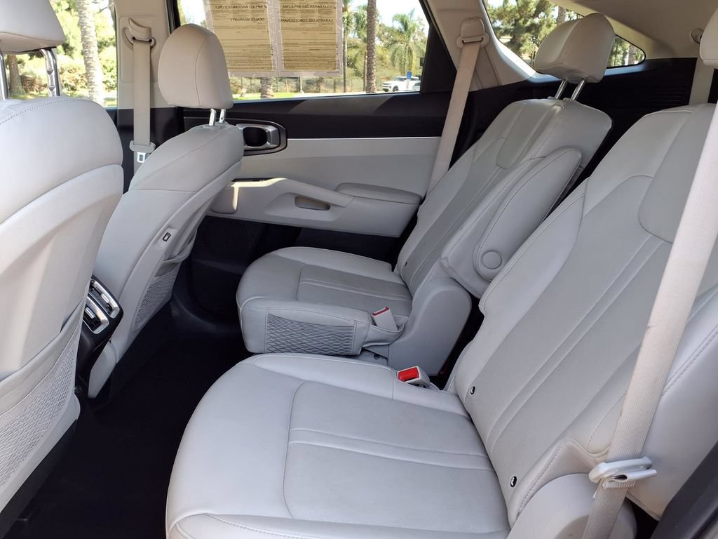 Certified 2023 Kia Sorento EX FWD image 8