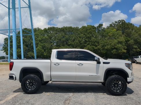 Used 2022 GMC Sierra 1500 Denali Ultimate AWD/4WD image 2