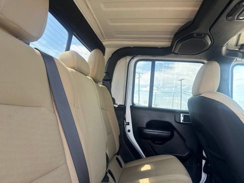 Used 2020 Jeep Gladiator Sport w/ Quick Order Package 24S AWD/4WD image 30