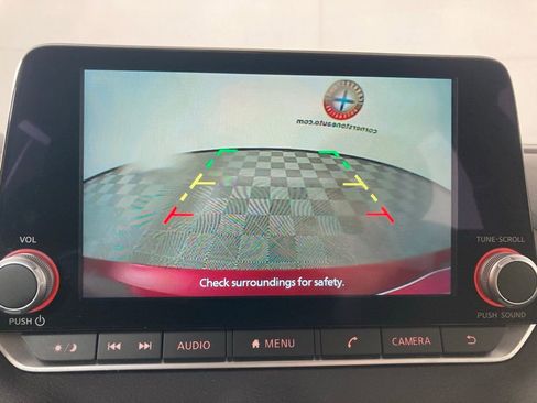 Used 2024 Nissan Sentra SV image 4