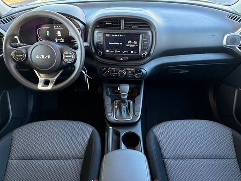 Certified 2023 Kia Soul LX w/ LX Technology Package image 17