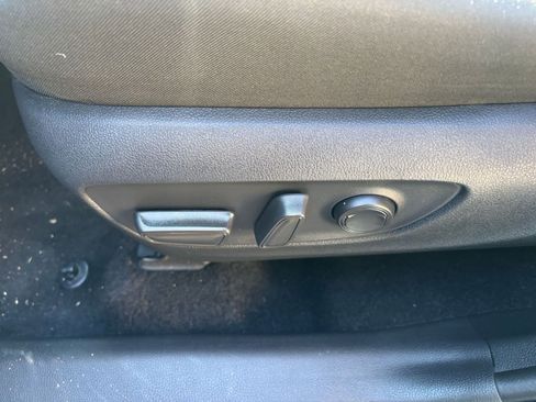 Used 2025 Toyota RAV4 XLE image 23