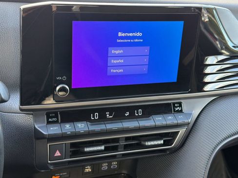 Used 2025 Toyota Camry SE w/ Convenience Package FWD image 21