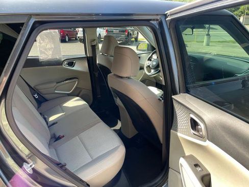 Used 2020 Kia Soul LX FWD image 27