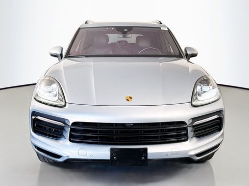Used 2023 Porsche Cayenne Platinum Edition AWD/4WD image 2