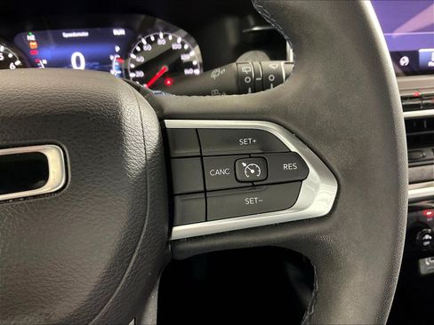 Used 2022 Jeep Compass Latitude FWD image 12