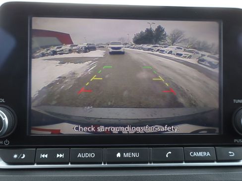 Used 2024 Nissan Rogue SV image 32