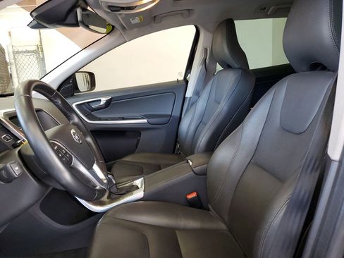 Used 2016 Volvo XC60 T5 Premier w/ Proximity Package FWD image 19