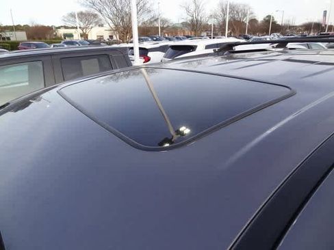 Used 2023 Toyota Sienna Platinum image 21