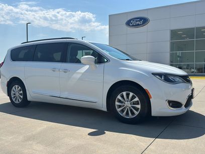 Used 2017 Chrysler Pacifica Touring-L