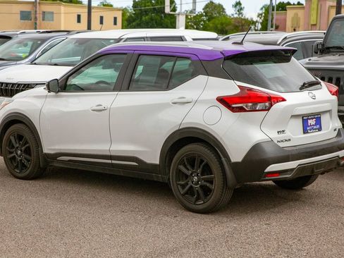 Used 2019 Nissan Kicks SR w/ SR Premium Package FWD image 7