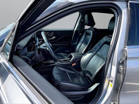 Used 2021 Lincoln Corsair AWD w/ Equipment Group 101A image 15