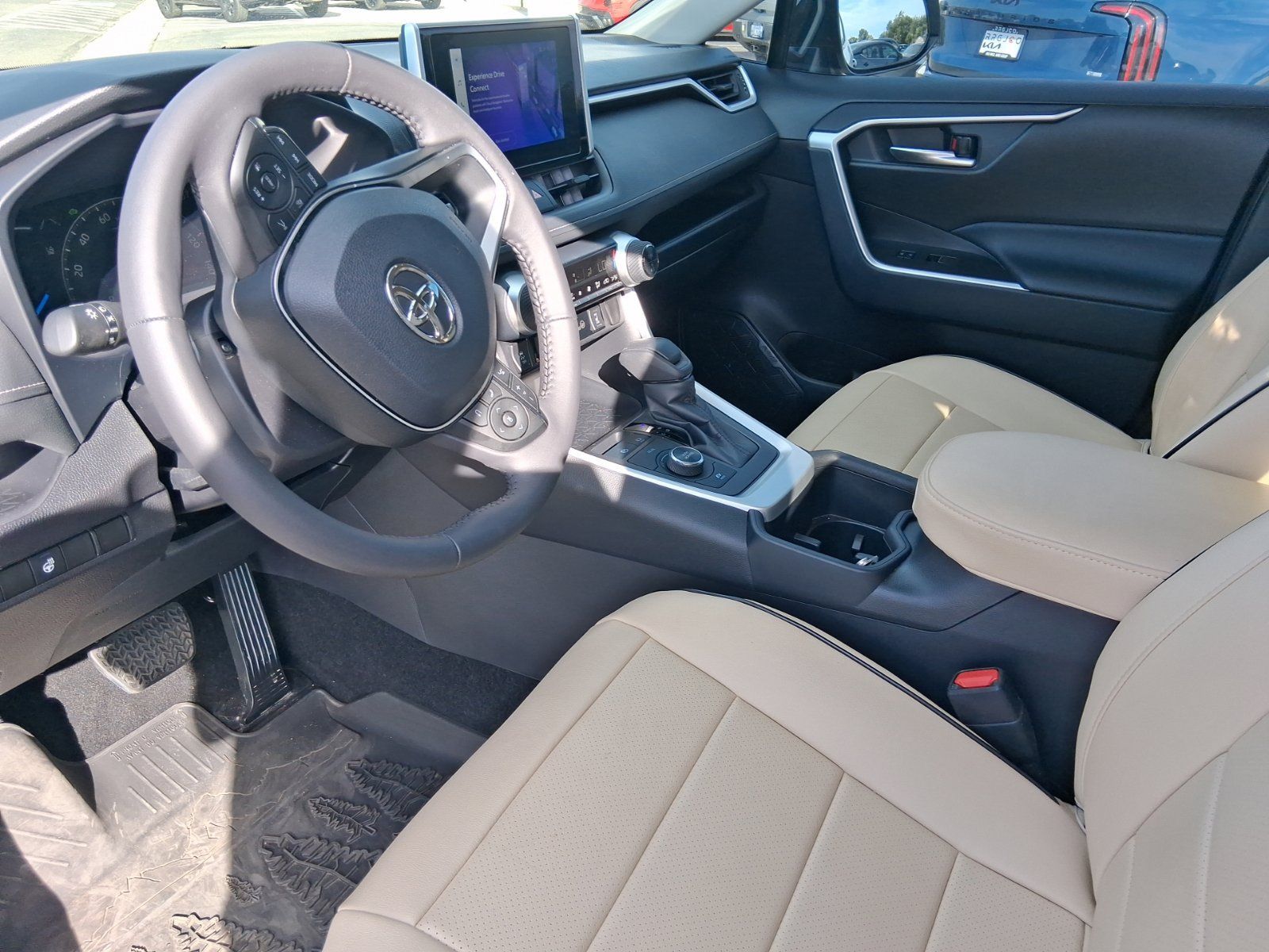 Used 2025 Toyota RAV4 Woodland Edition w/ Weather Package AWD/4WD image 10