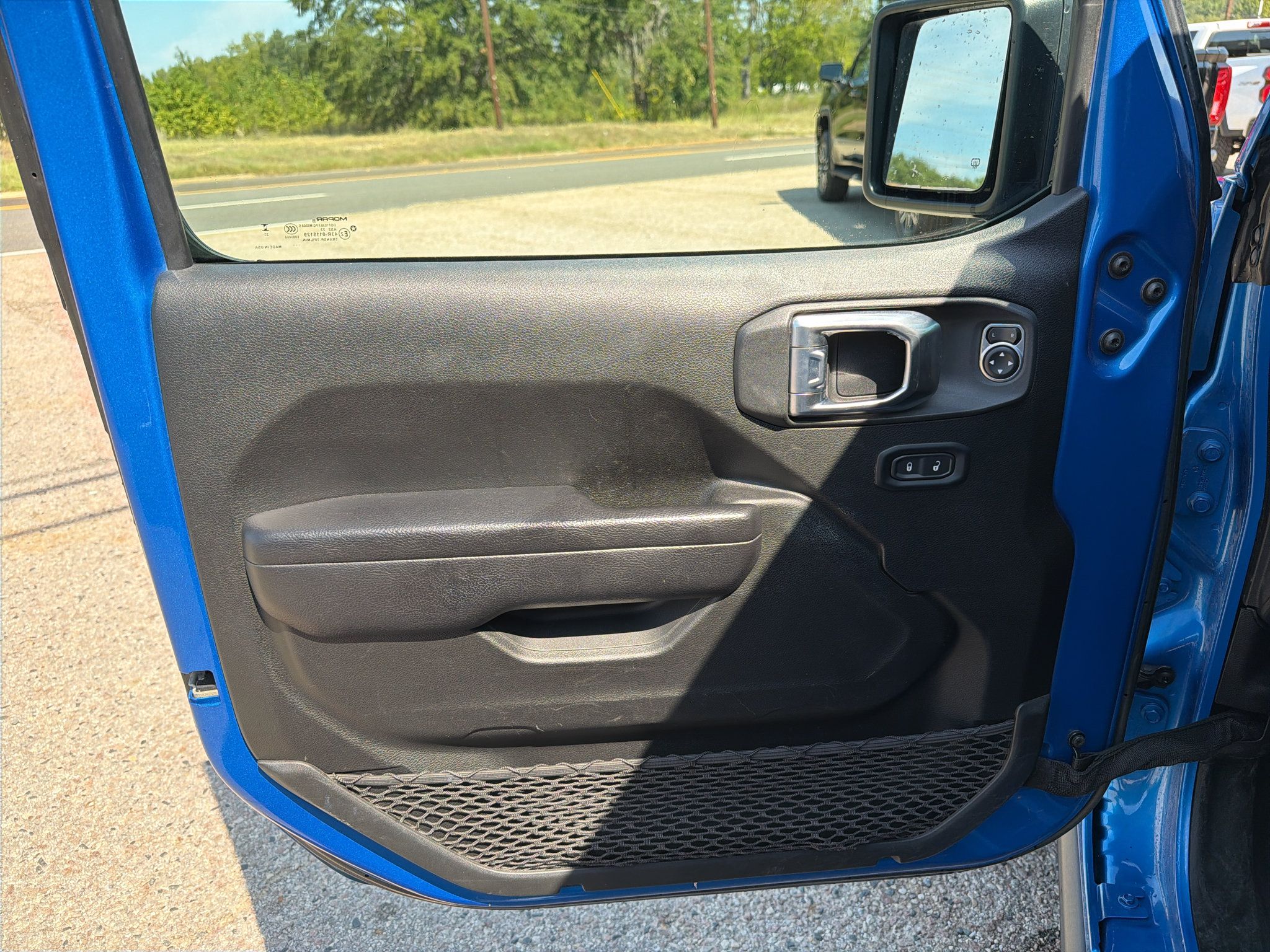 Used 2024 Jeep Wrangler Unlimited Rubicon 4xe AWD/4WD image 12