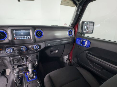 Used 2021 Jeep Wrangler Sport S image 27