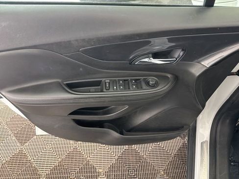 Used 2020 Buick Encore Preferred w/ Safety Package FWD image 18
