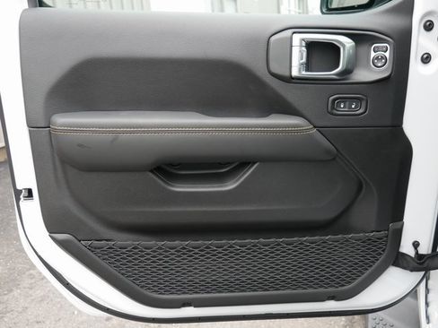 Used 2024 Jeep Wrangler Sahara w/ Technology Group image 15