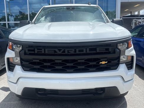Used 2025 Chevrolet Silverado 1500 Custom image 3