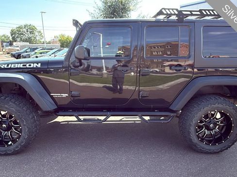 Used 2018 Jeep Wrangler Unlimited Rubicon w/ Connectivity Group AWD/4WD image 8
