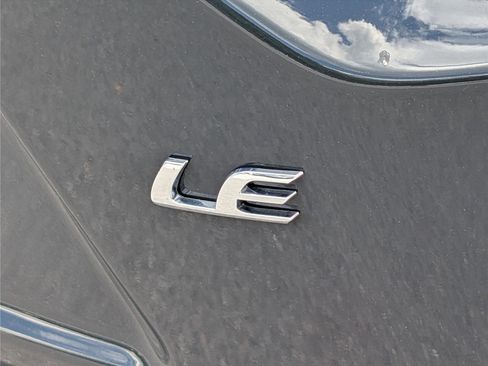 Used 2023 Toyota Corolla LE FWD image 9
