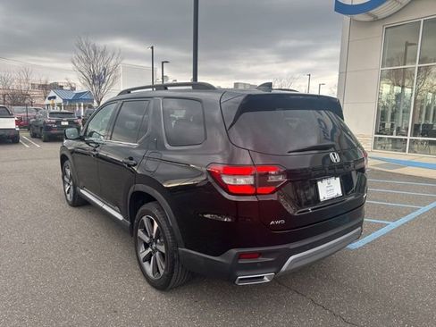 Used 2023 Honda Pilot Elite image 6
