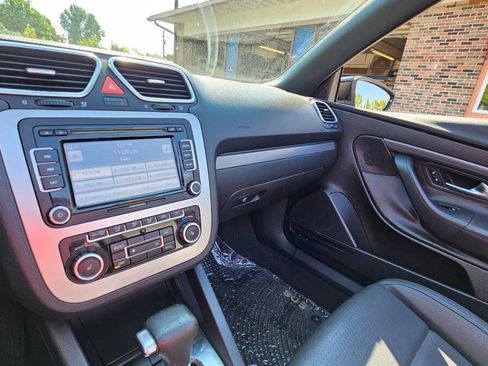Used 2011 Volkswagen Eos Komfort FWD image 18