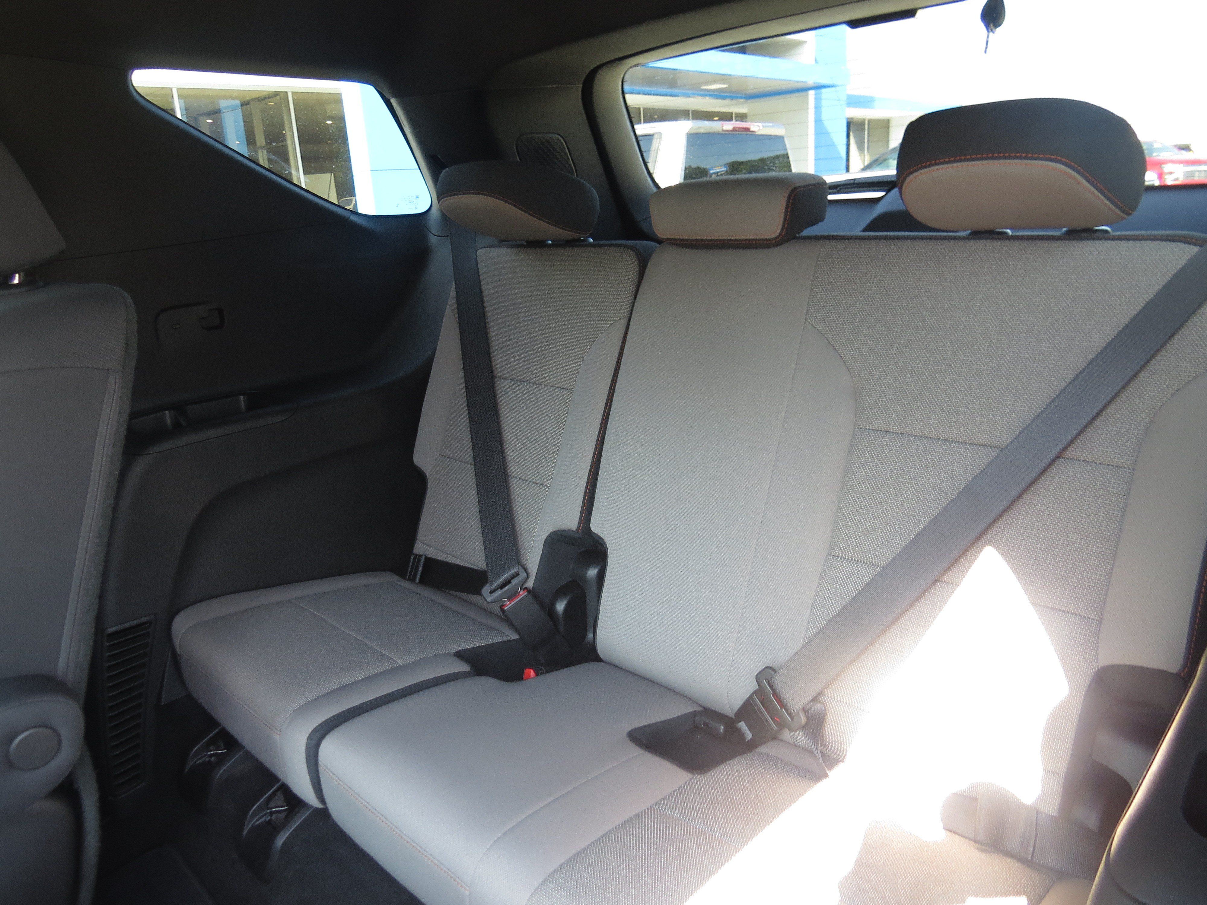 Used 2026 Chevrolet Traverse LT w/ Driver Confidence Package FWD image 15