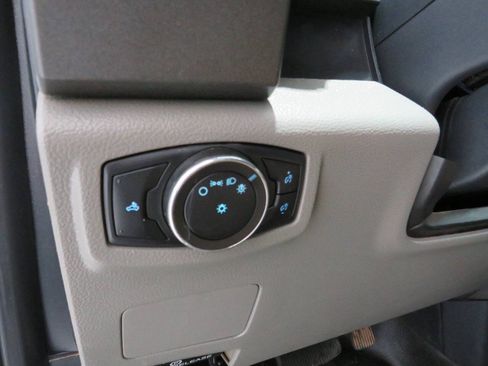 Used 2022 Ford F250 XL w/ Power Equipment Group AWD/4WD image 19
