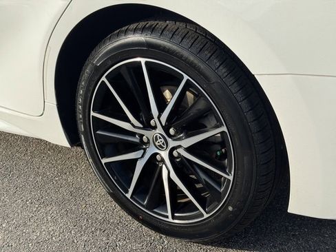 Used 2023 Toyota Camry SE image 6