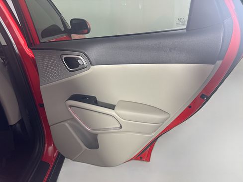Used 2022 Kia Soul LX FWD image 27