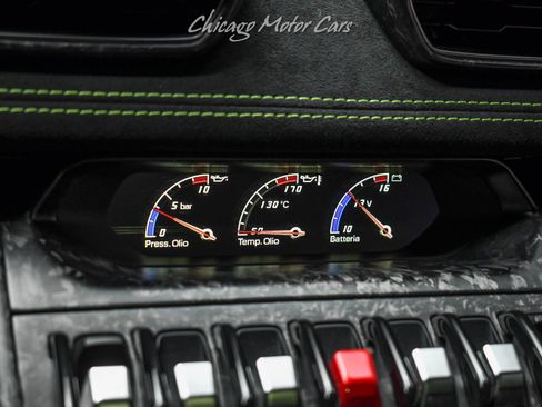 Used 2018 Lamborghini Huracan Performante AWD/4WD image 14