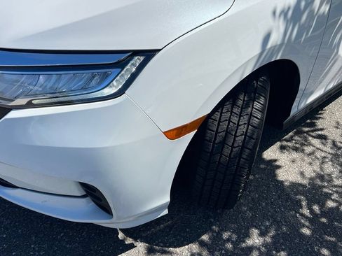 Used 2023 Honda Odyssey EX-L image 3