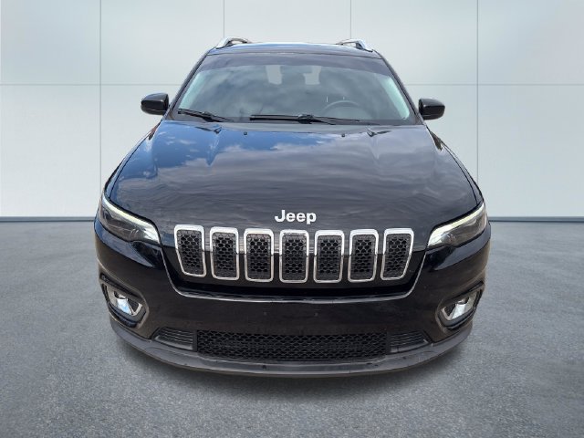 Used 2019 Jeep Cherokee Latitude Plus w/ Cold Weather Group AWD/4WD image 6