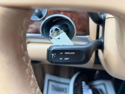 Used 2011 Porsche Panamera 4 image 32