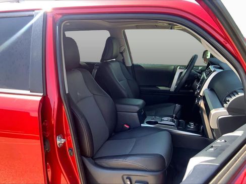 Used 2022 Toyota 4Runner SR5 Premium w/ Moonroof Package AWD/4WD image 8