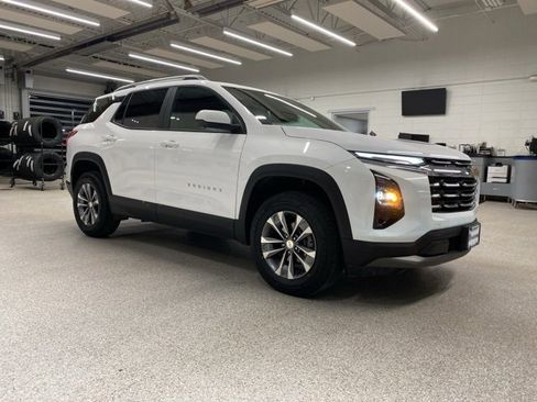 Certified 2025 Chevrolet Equinox LT w/ Convenience Package II image 3