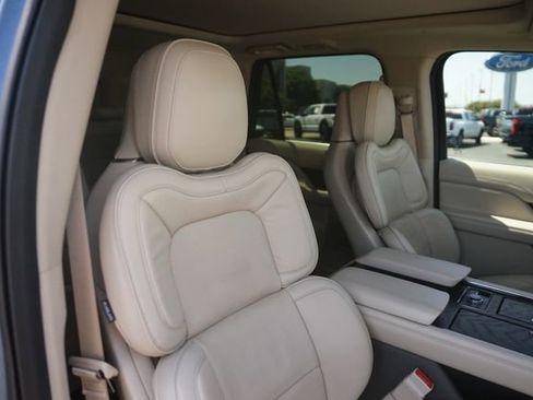Used 2019 Lincoln Navigator Reserve AWD/4WD image 22