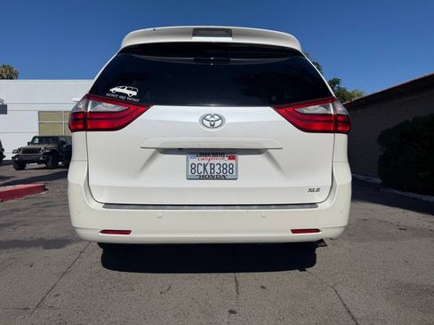 Used 2015 Toyota Sienna XLE w/ XLE Navigation Package FWD image 13