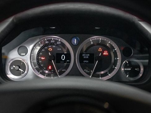 Used 2016 Aston Martin V8 Vantage S RWD image 39