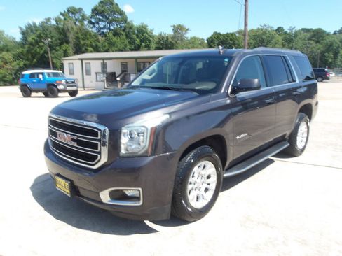 Used 2017 GMC Yukon SLE w/ SLE Value Package RWD image 2
